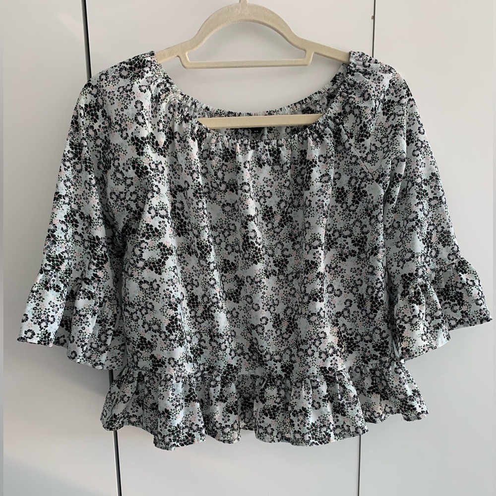 Sanctuary Womenโs Floral Blouse Size XS